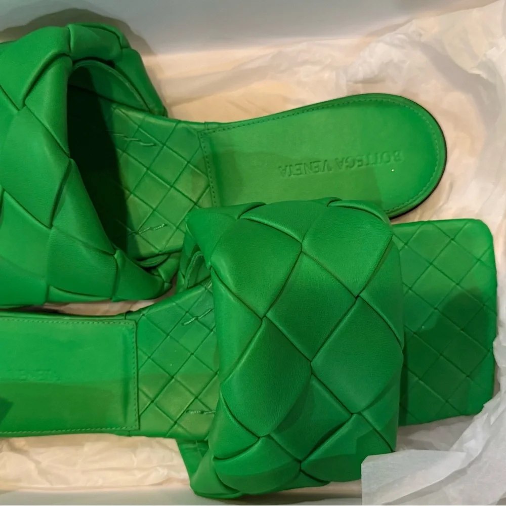 Bottega Veneta Lido Sandals in Green (Grass) - Picture 9 of 12